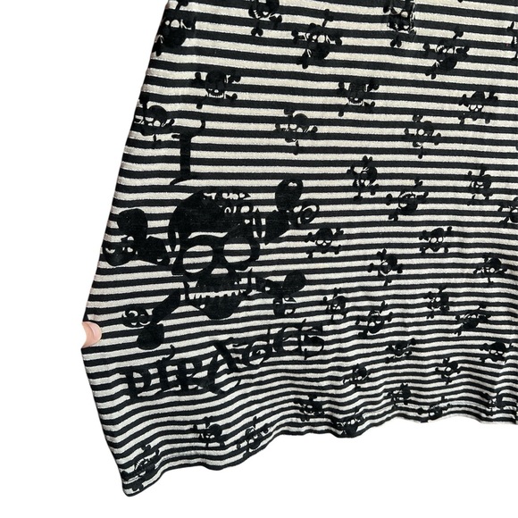 Authentic Disney Pirate Skull Sparkle Tank – Size M - Picture 5 of 6